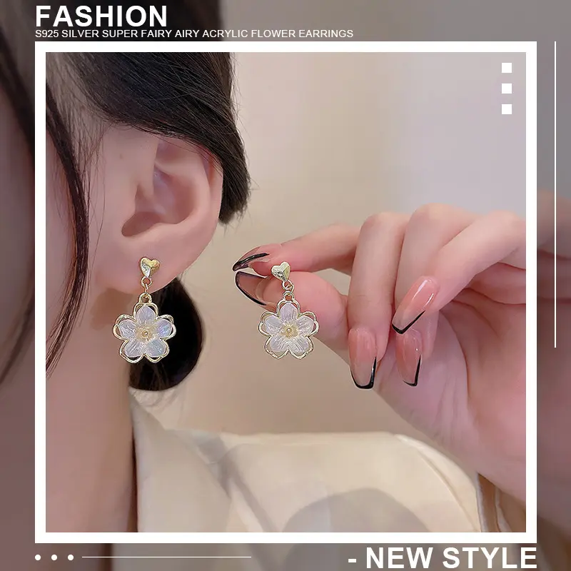 Liui   Anting-anting Bunga Akrilik Temperamen Peri Super Perak S925 untuk Wanita Anting-anting Hati Mewah Ringan