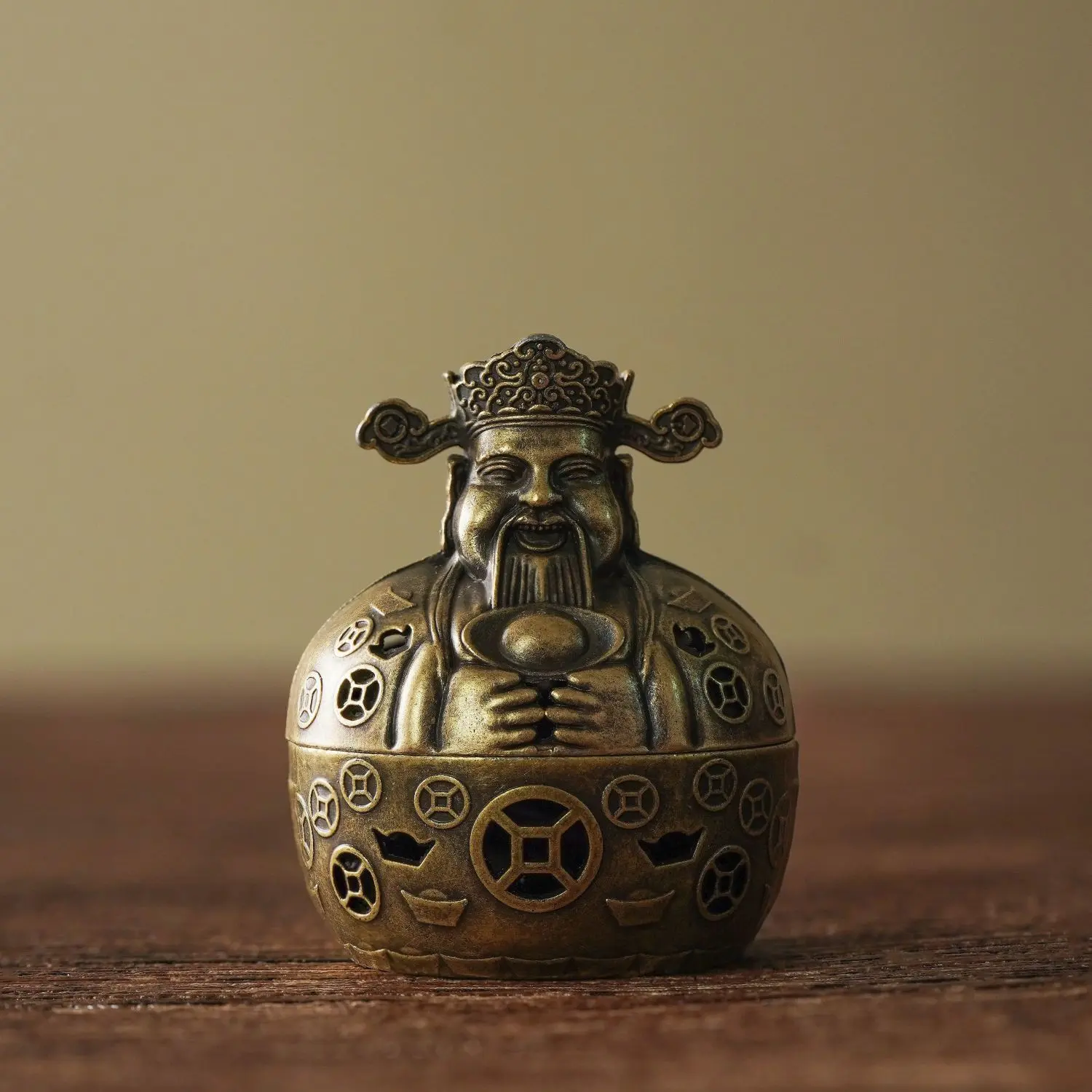 Fortune God Incense Burner Mini Hollow Ornament Incense Burner Cloud Incense Burner Small Fortune God Pear Shaped Agarwood Coil Incense
