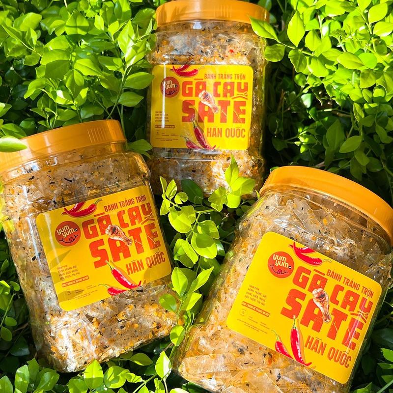 ️ COMBO 3 HŨ 900g Bánh tráng sợi  Gà Cay Sa Tế Mix rong biển - hũ lớn Ăn Vặt YumYum Food - Cay, Thơm, Giòn Tan - Snack Thức Ăn