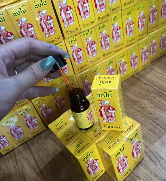 Bôi mép  kén mép ông địa ( dành cho gà ) thuốc  ông