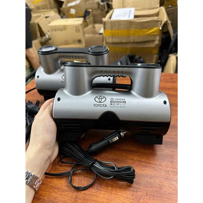 Bơm Lốp ÔTô TOYOTA Điện 12V Công Suất Cao Di Động Cho Xe Hơi-Xe Tải Tích Hợp Đồng Hồ Điện Tử Tự Ngắt Tiện Lợi 0