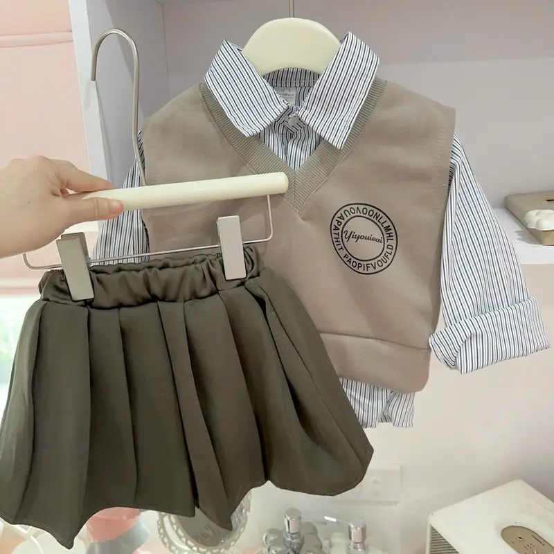 (10-30kg) set áo thun số phủ bóng và chân váy xếp ly bé gái 7