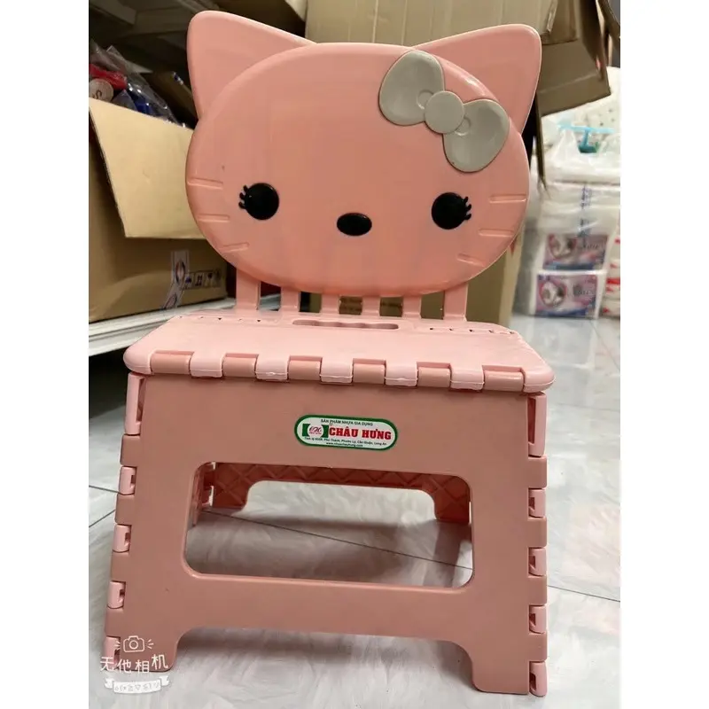 ￼Ghế nhựa xếp có lưng tựa hình mèo Hello Kitty, ghế nhựa Châu Hưng nhìn rất dễ thương . 4