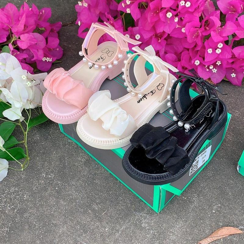 Phom To Lùi 1 size Dép Quai Hậu Bé Gái SanĐan Quai Ren Ngọc DàNh Cho bé Gái Đế Mềm Nhẹ Quai Dán Tiện Lợi Phù Hợp Mọi Lứa Tuổi 25-36 Mũi mở guốc chobégái 10tuổi dép