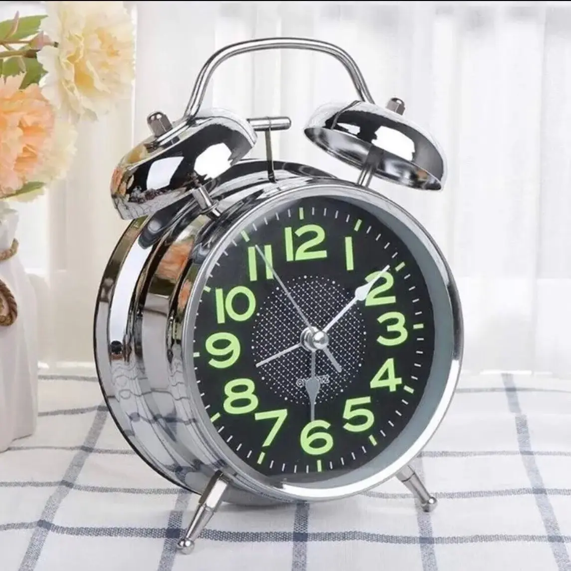 Đồng hồ báo thức Số Dạ Quang 2 chuông INOX reo lớn{fiship} có đèn kèm pin Trang Trí Nhà