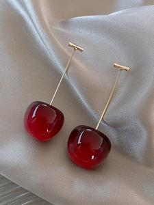 Arete de diseño de cereza lindo, Joyería a la moda para mujeres, Decoración para ropa diaria, Joyería versátil y exquisita para regalo de cumpleaños