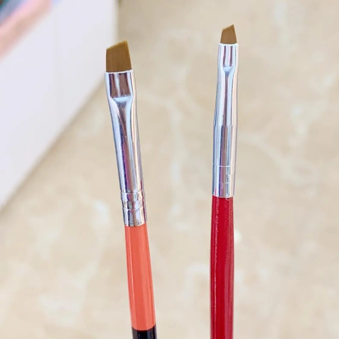 Cọ vẽ liner cán đỏ + cam siêu mảnh