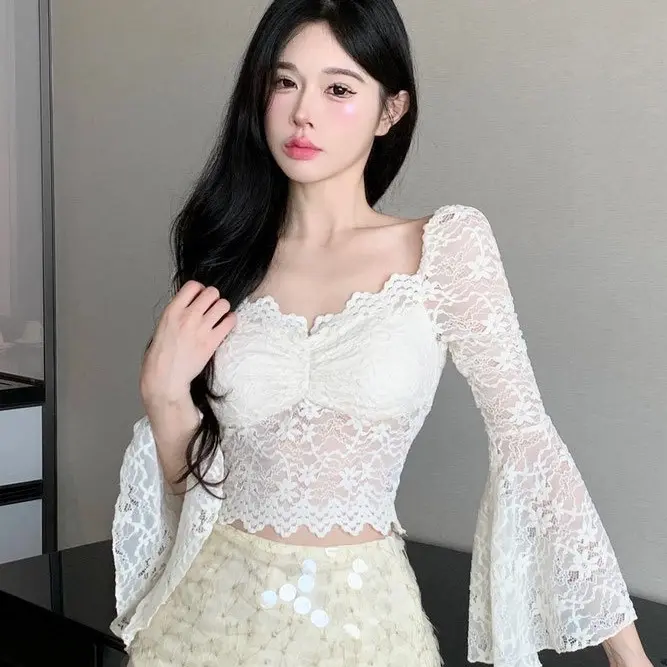 Áo ren hoạ tiết hoa cổ vuông tay loe dài, áo kiểu women dáng ngắn, tay loe dài có đệm