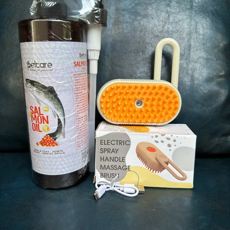 [ Ưu Đãi Đặc Biệt ] Mua Dầu Cá Hồi Tặng Kèm Lược Chải Lông Phun Hơi Nước cho Thú Cưng, tăng cường đề kháng, Giúp mắt sáng, mượt lông, khoẻ lông, giảm rụng lông, hết kén ăn lười ăn cho Chó & Mèo 1