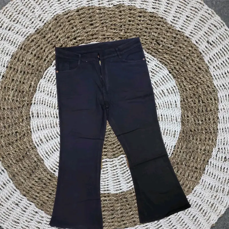 UF GRADE  Jeans cutbray Bigsize/celana jeans cutingan cutbray/ cutbray hitam pekat jumbo.size : 31-34 35-38 39-45. meterial : soft jeans stretch tebal premium. Hitam Low Waist 1