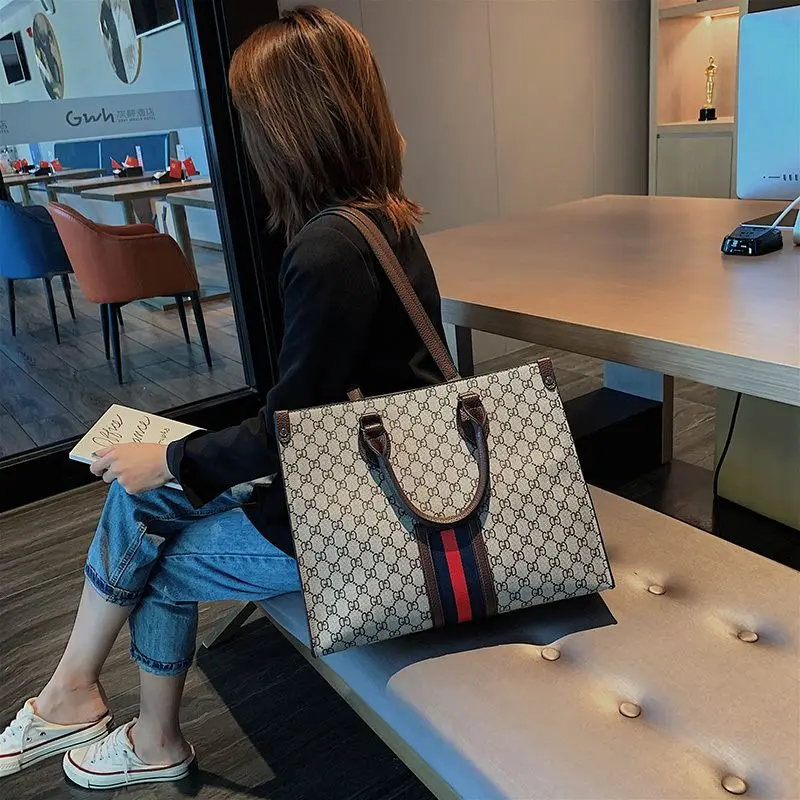Túi Charles & Am; Keith, Hàng Mới Về, Túi Nữ, Thời Trang Âu Mỹ 2021, Túi Tote Sức Chứa Lớn, Thường Ngày Và Dễ Phối Đồ, Đeo Một Bên Vai, Cầm Tay