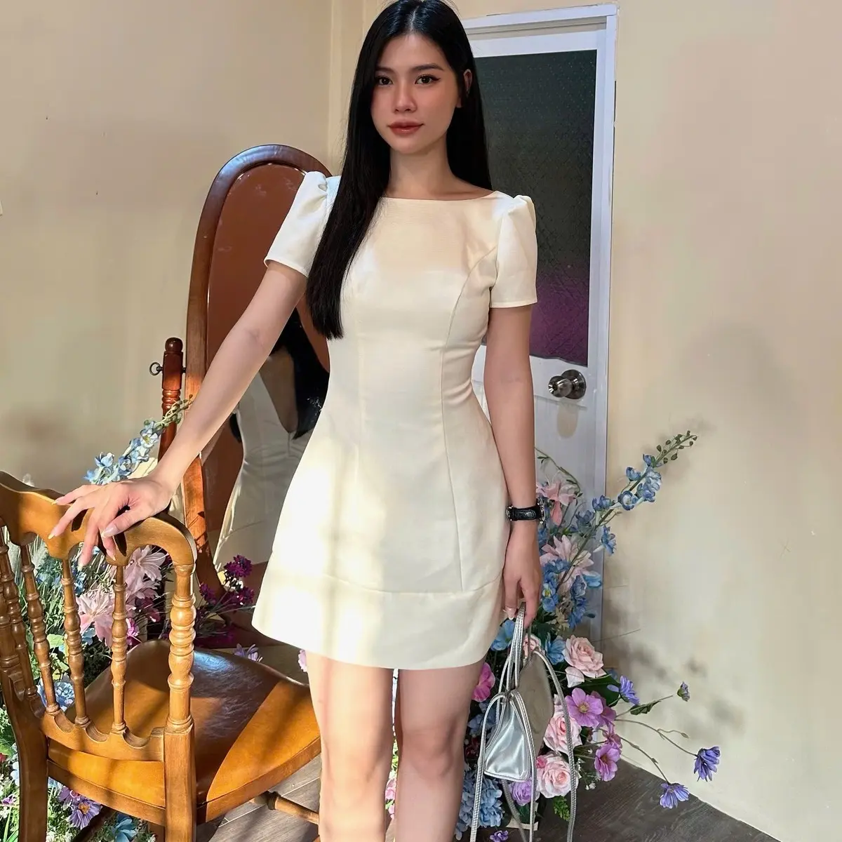 váy hở lưng fom a -kèm nơ hoa hồng nữ