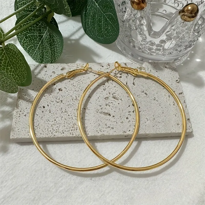 [Golden Fashionable Hoop Earrings] A Pair Of Large Hoop Steel Needle Earrings For Women, Golden In Color, Fashionable And Versatile Ear Hoops Accessories. 7