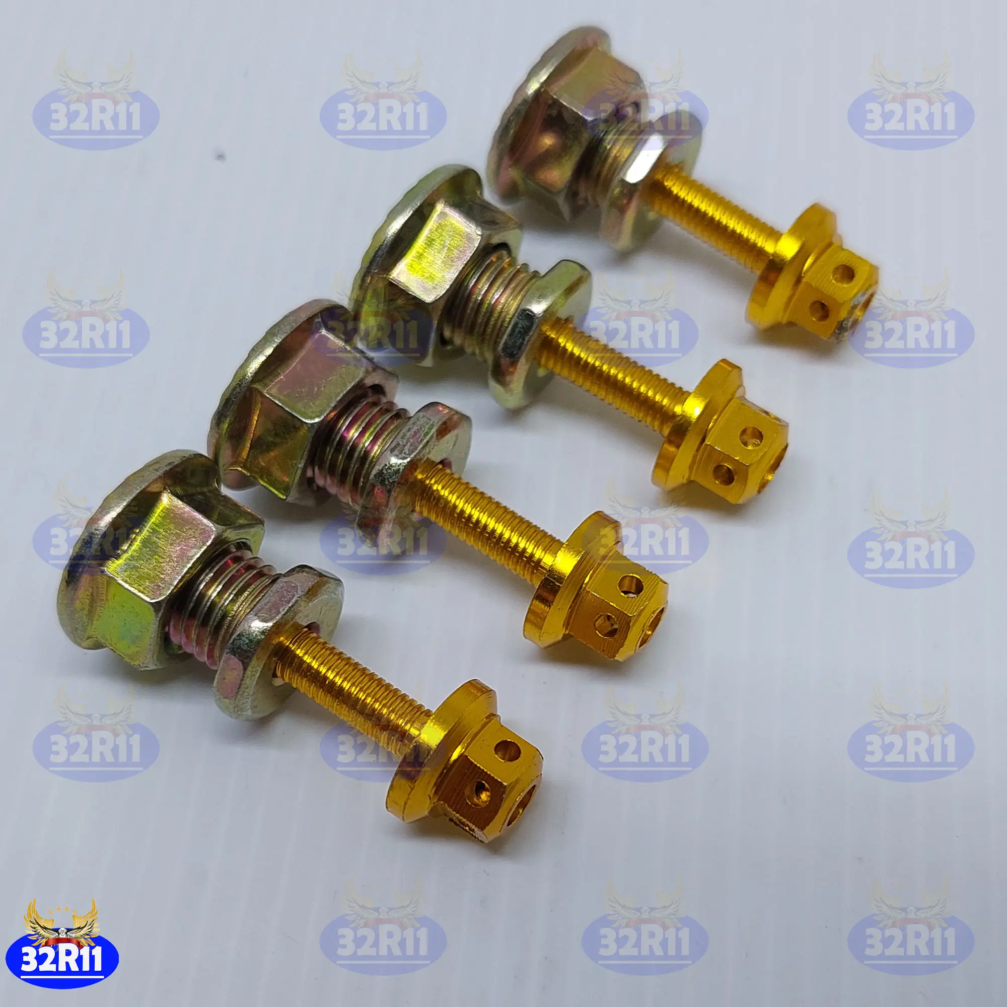 baut anti jebol 4biji + baut probot 4 biji gold buat pasang visor nmax dan lexy dijaminkan kuat-