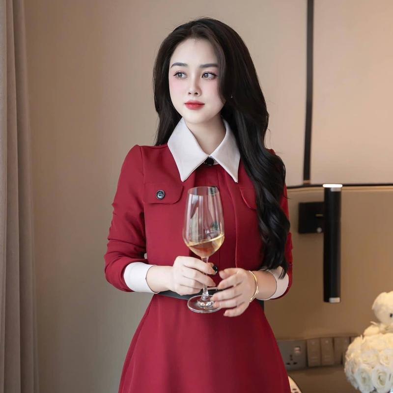 A9 Váy thiết kế tuyết mưa đỏ đô dài tay cổ sen 2