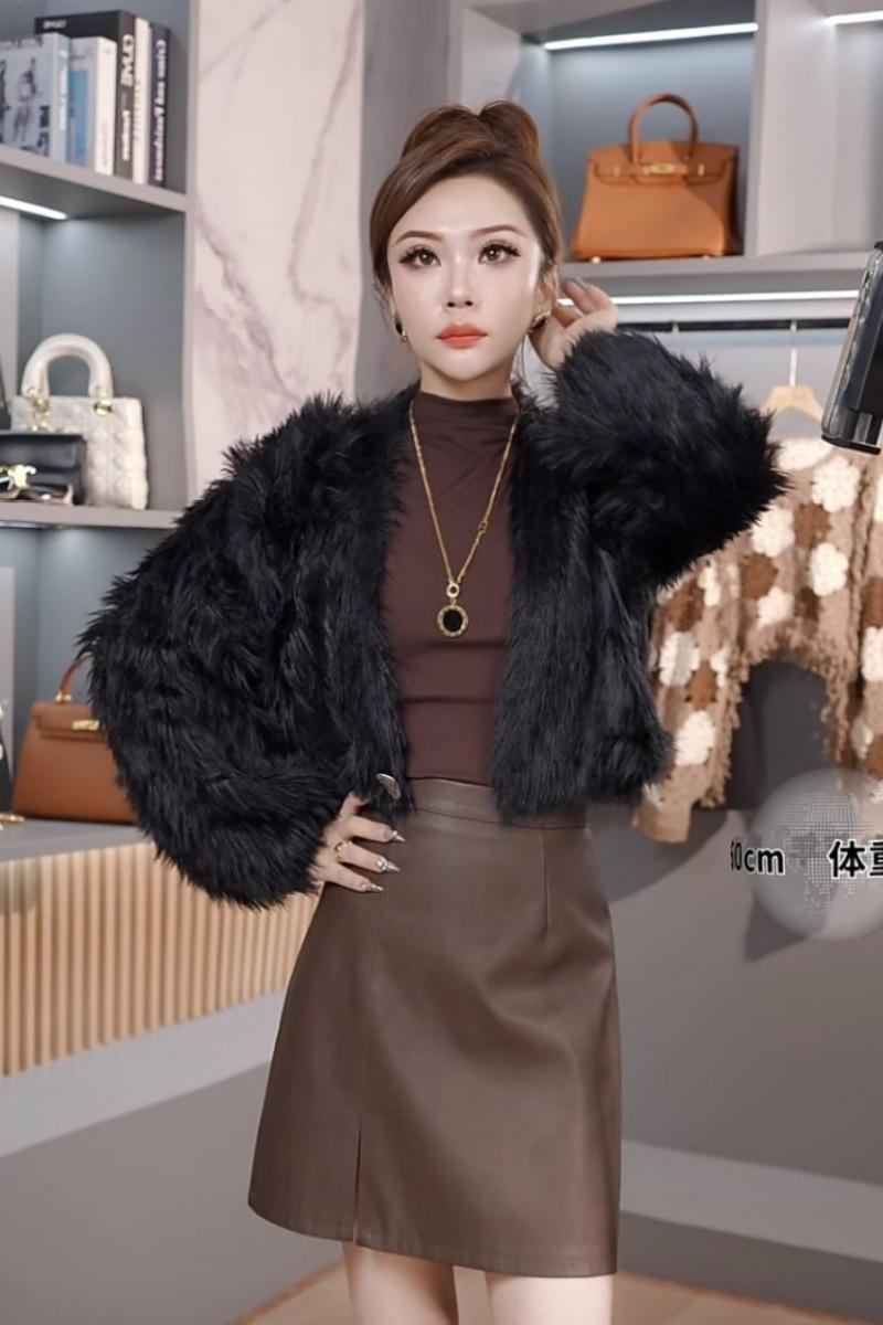 Product Introduction of 2024 Autumn and Winter New High-End Popular One-Button Short Woolen Coat for Women Fashionable Stylish All-Match Long Sleeve Fashion 17