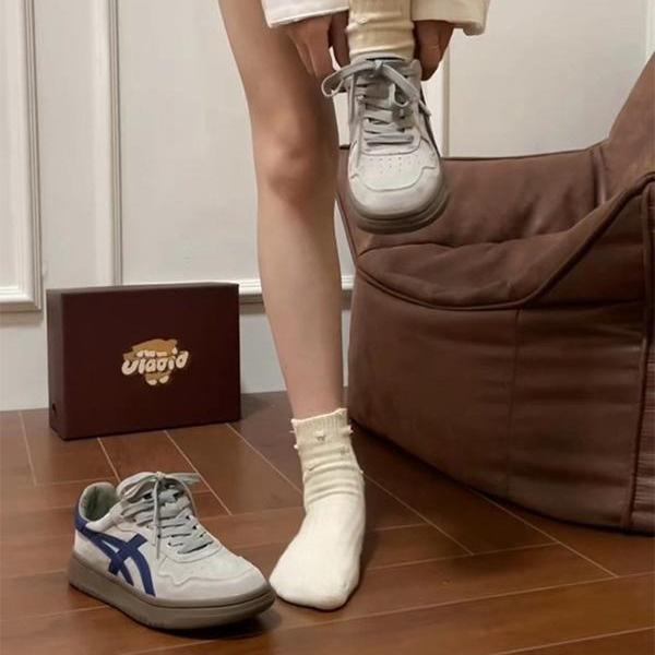 Product Introduction of Niche American Retro Gray German Training Shoes for Women New Thick-Soled Versatile Hot-Selling Sports Casual Sneakers Trend 2