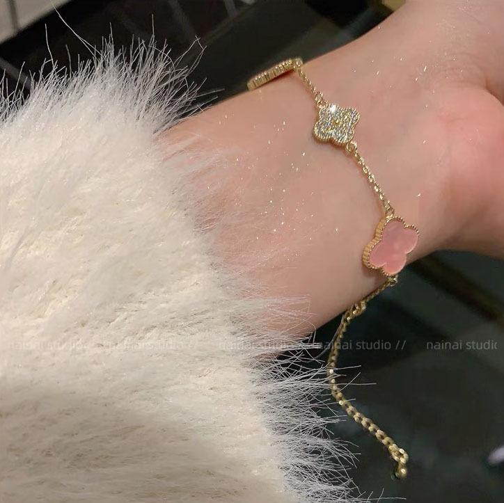 Product Introduction of Super Sparkling Clover Bracelet for Women's Ins, Light Luxury, niche, Personalized, Versatile Handpiece 7