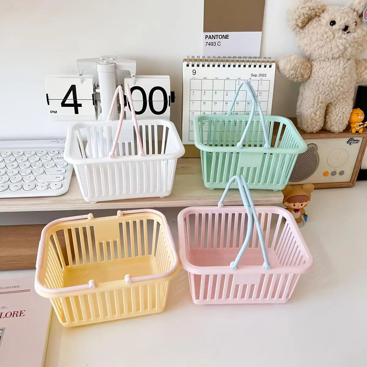 Mini Cute Storage Basket, 6 Counts Desktop Storage Basket with Handle, Home Organizer for Living Room Bedroom Kitchen Bathroom