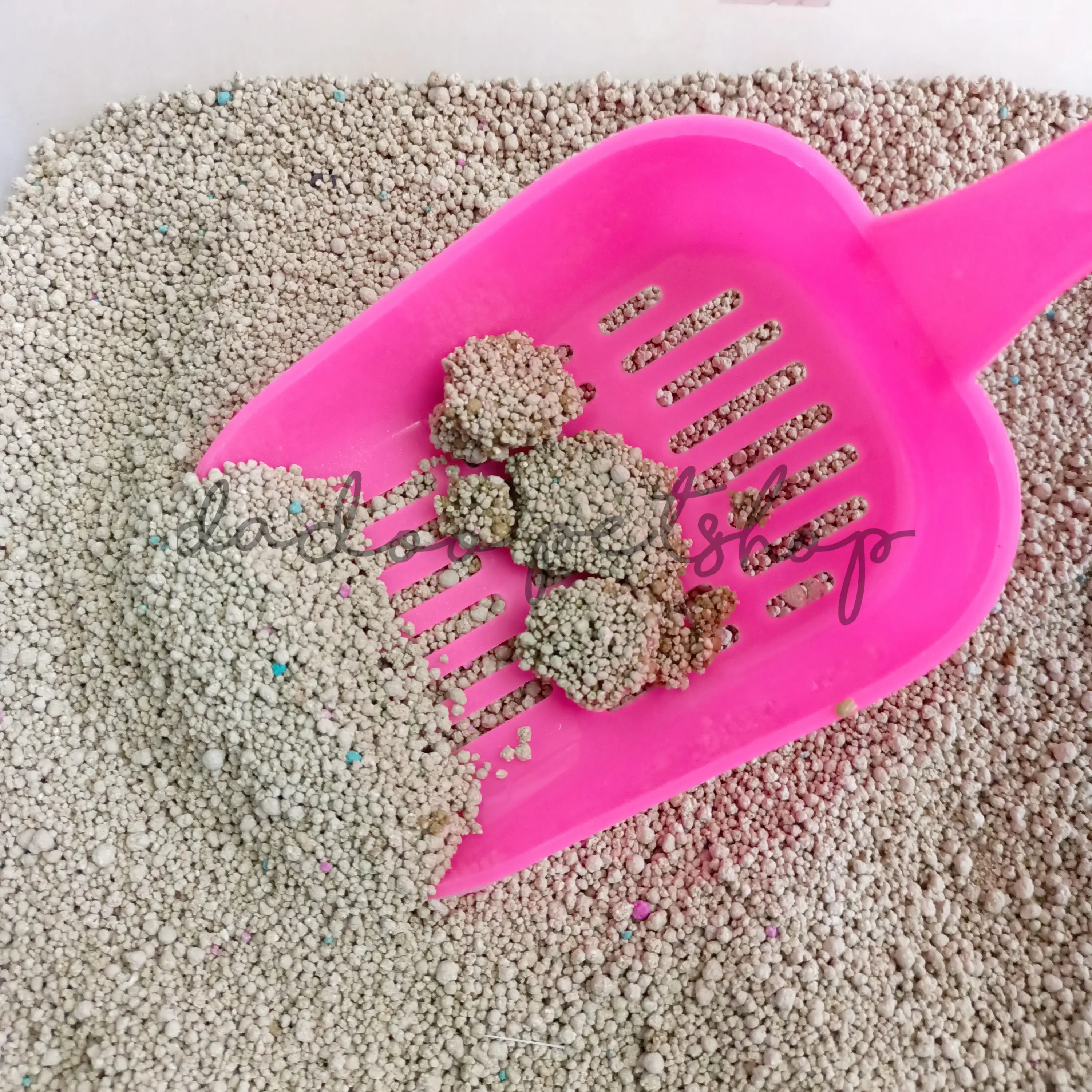 Pasir Kucing Gumpal Wangi Bentonite Premium Repack 1kg
