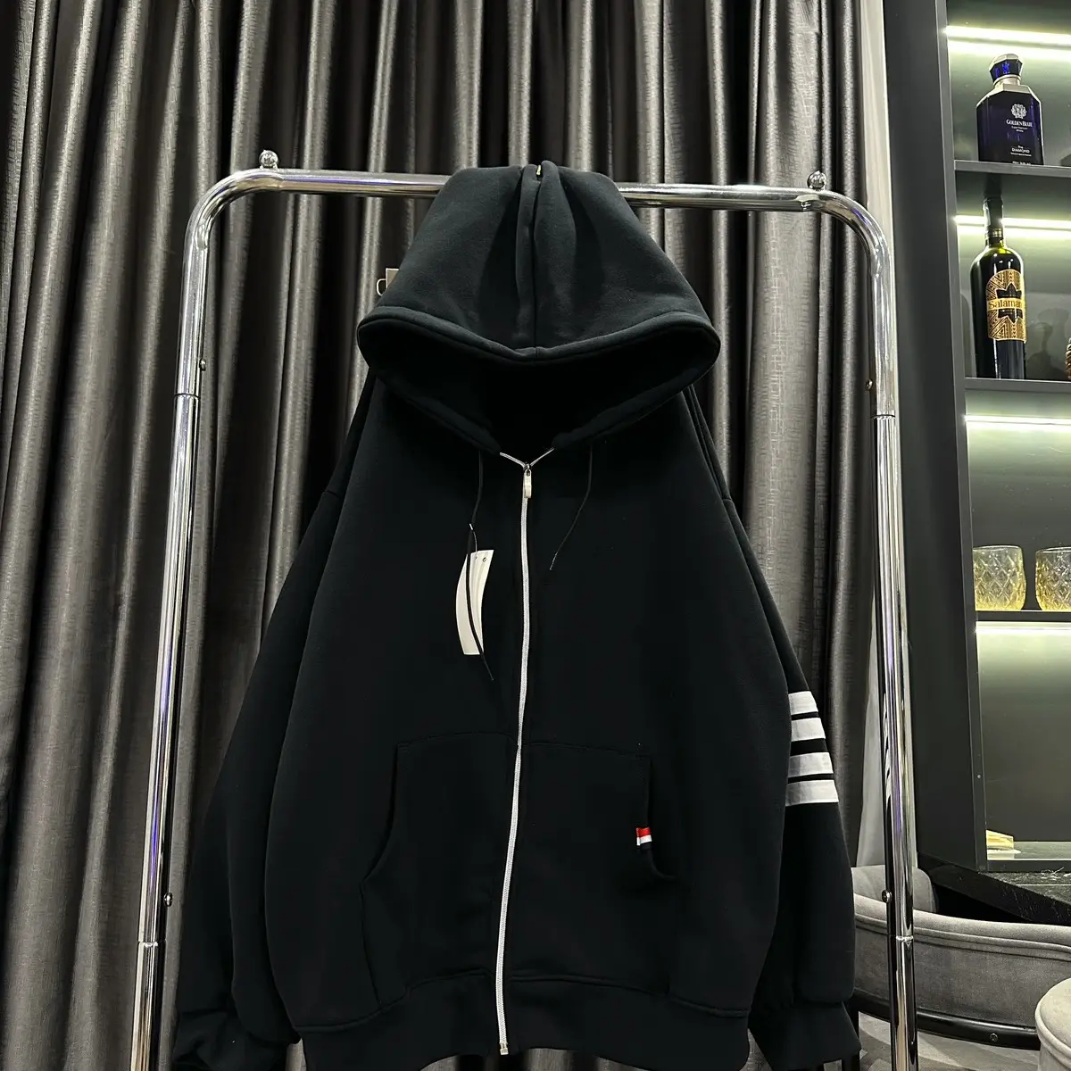Áo khoác nỉ 4 vạch tay khoá kéo from rộng chất nỉ xịn xò Menswear Nam