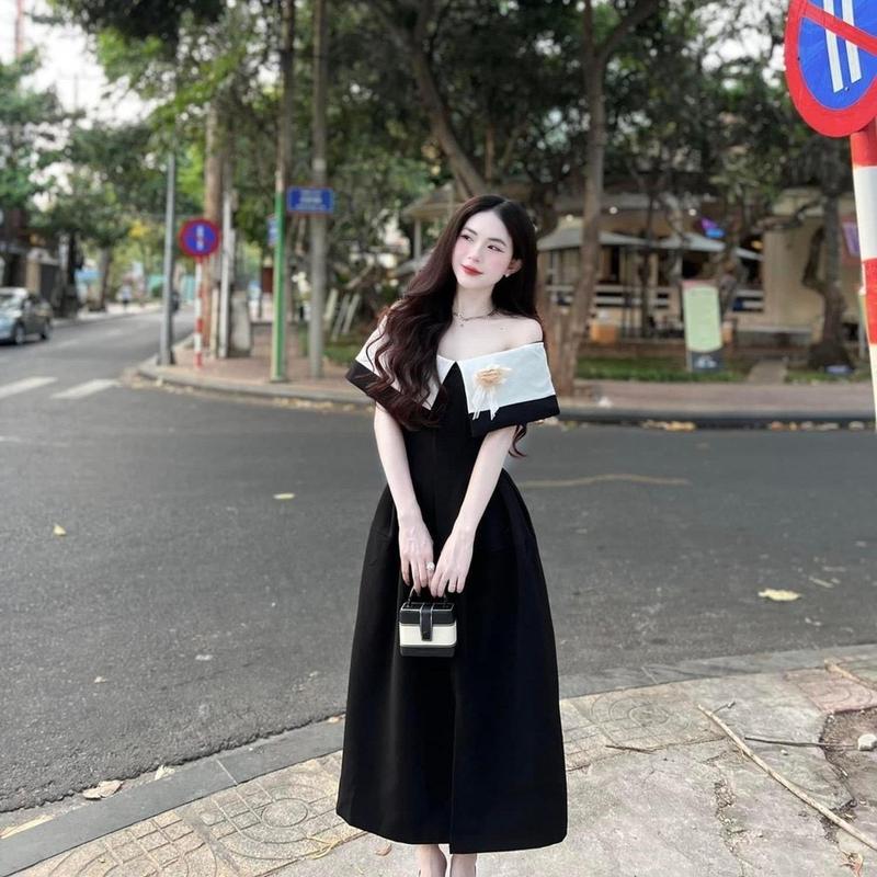 BIGSIZE HIẾU HIẾU (55-95KG) - Đầm thiết kế dự tiệc dáng dài trễ vai bèo trắng đính kèm tag hoa thanh lịch