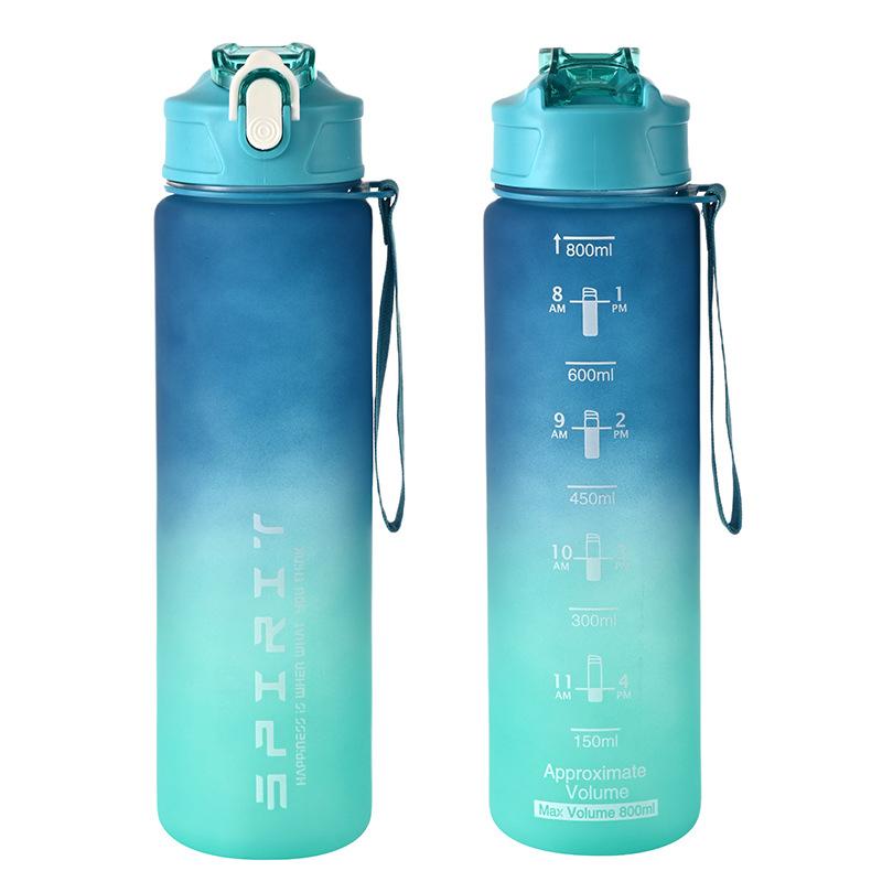 Product Introduction of Bình Nước Thể Thao, Dung Tích Lớn 800ml / 28oz, Chống Rò Rỉ, Cốc Nhựa Đầy Màu Sắc, Thích Hợp Để Uống Nước, Lý Tưởng Cho Du Lịch Ngoài Trời, Cầm Tay, Thích Hợp Cho Phòng Tập Gym Thể Dục Và Thể Dục, Bình 39