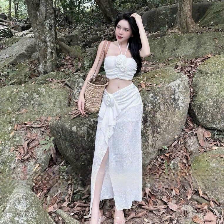 Bikini đồ bơi đi biển hai mảnh áo cổ yếm PHỐI HOA mix chân váy xẻ tà sang chảnh