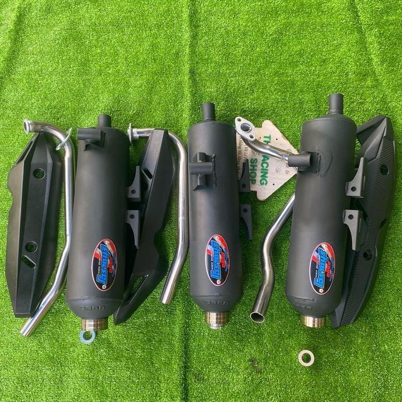 Pô Vario tem thái móc ấm kèm cổ kèm ốp kèm Tiêu và Pát gắn VARIO CLICK AIRBLADE VISION MIO NOVO LUVIAS SH VIỆT SH MODE (có chọn lựa dòng xe)