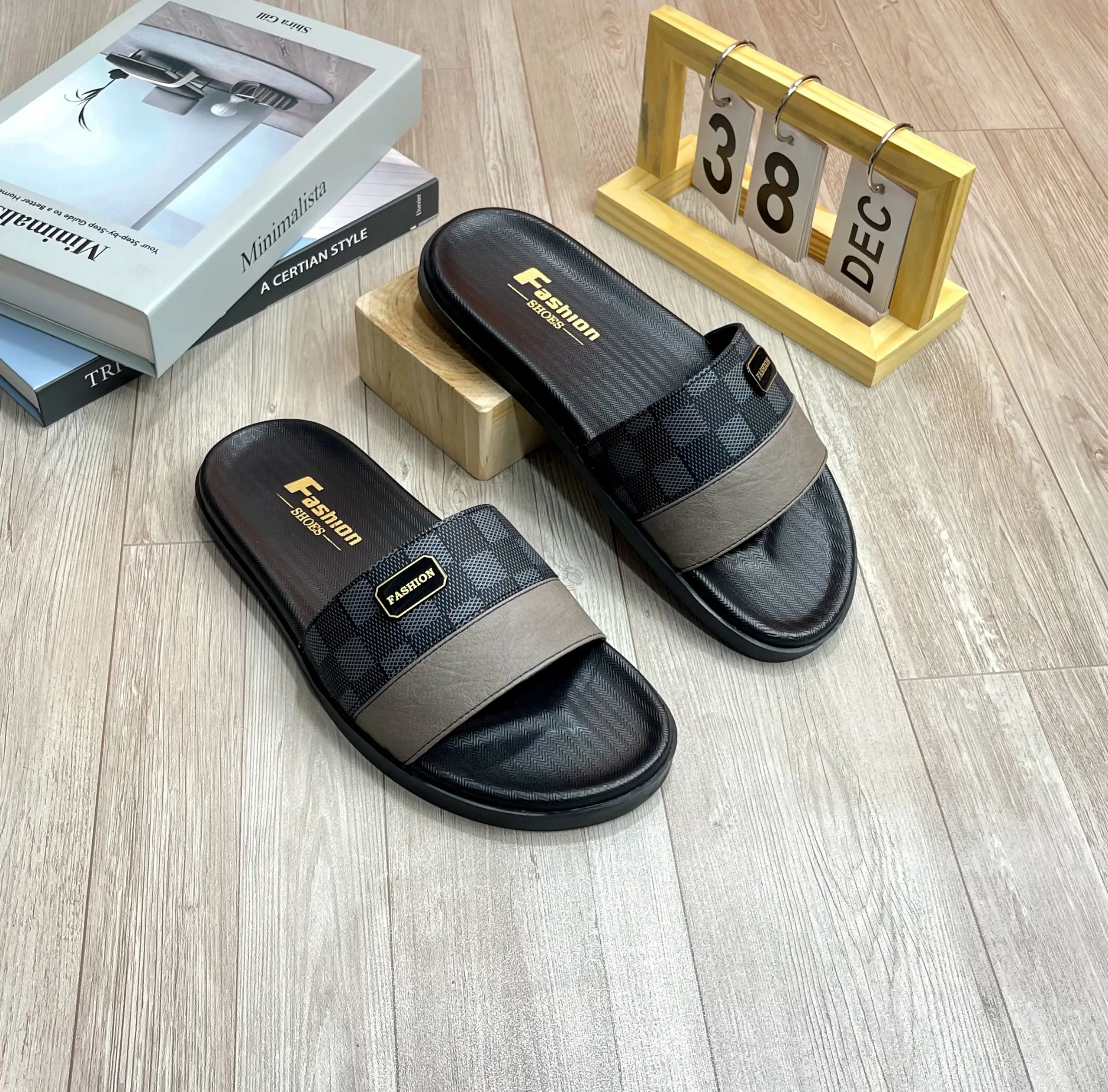 [Giá Mở Bán] Dép da quai ngang nam, khâu quai xuyên đế size 38-43 | Quai phối kẻ xanh than, xám | Đế Cao Su Cao Cấp | DéP Quai Ngang Hottrend 2025 Slipper Đế Bằng Đồng
