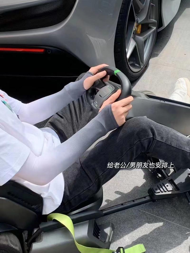 Product Introduction of 2025 Summer Men and Women Ice Sleeves Sun Protection Gradient Arm Sleeves UV Protection Cool Thin Extended Ice Silk Arm Sleeves Driving Hand Protection 8