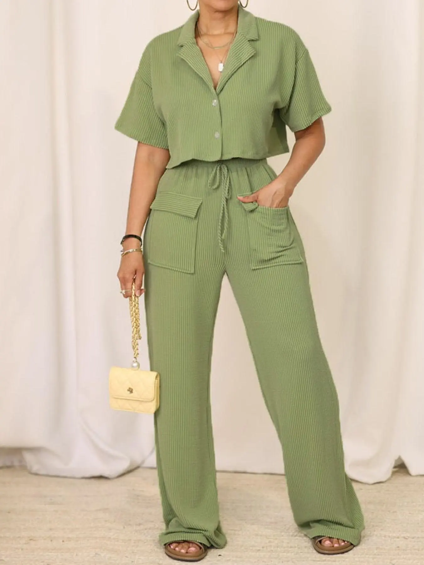 Two-Piece Set Women's Solid Button Front Crop Shirt & Pocket Drawstring Waist Pants, Casual Lapel Neck Short Sleeve Top & High Waist Trousers for Summer, Ladies Clothes for Daily Wear