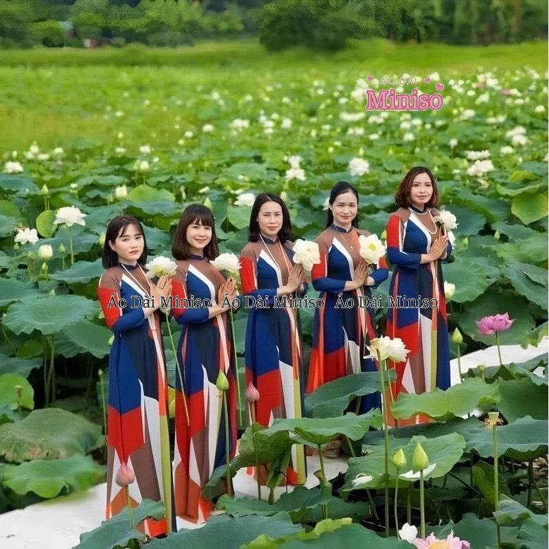 Áo dài in 3D hotrend lấy cảm hứng từ thầy Thich Minh Tuệ