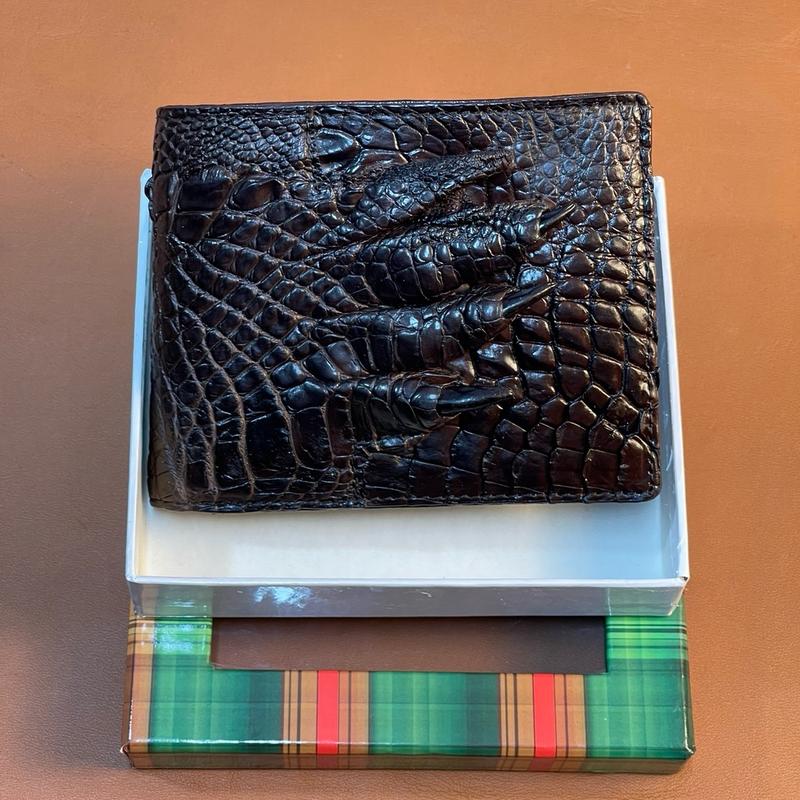 M12...Dòng ví da cá sấu cao cấp ví chân ví gù lưng 24 tháng