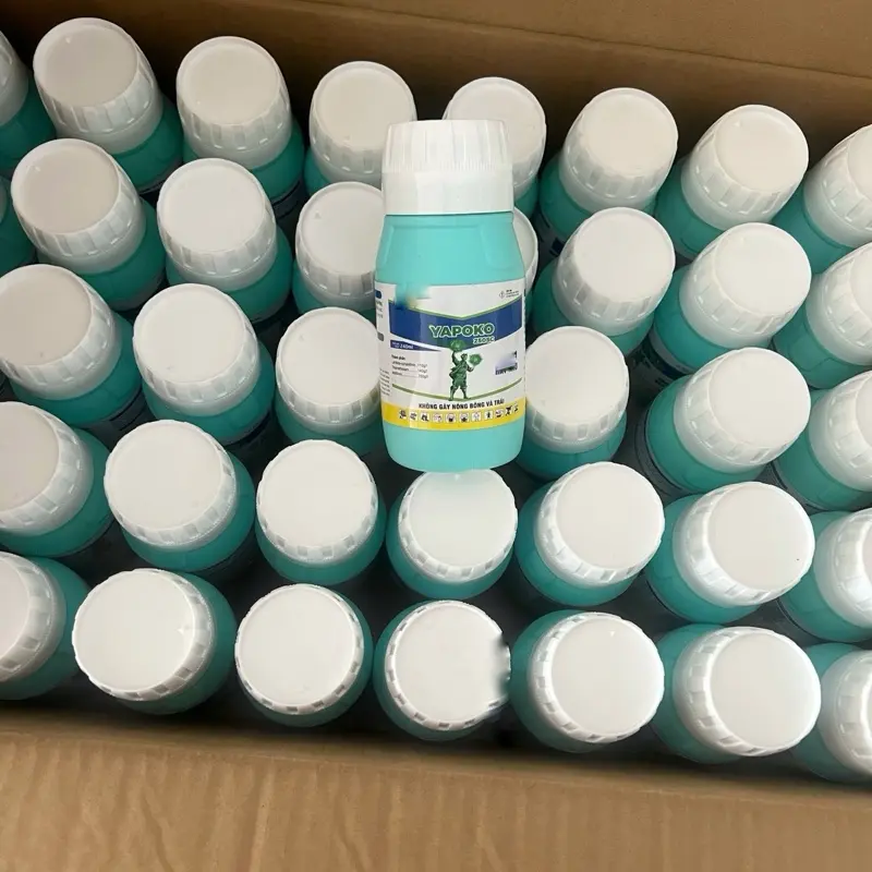 Sản phẩm phân bón "YaPOKo" không gây gây nóng bông và trái non dạng nước "màu xanh dạng sữa" chai 240ml
