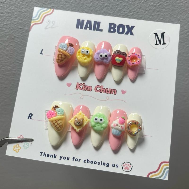 C02: Nailbox thiết kế charm nổi bánh kẹo form tròn nhọn nail women