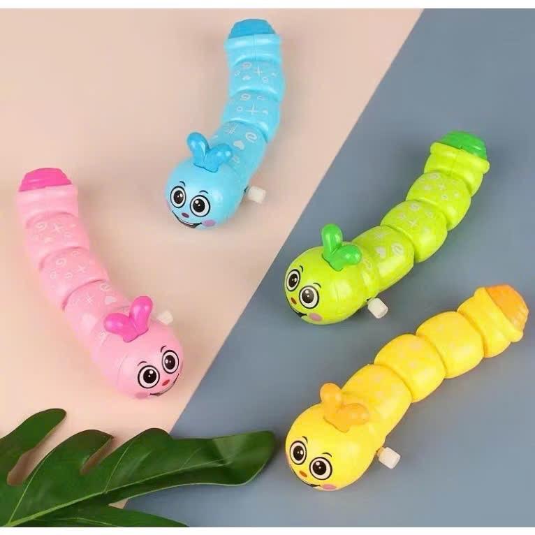 ￼Đồ Chơi Mô Hình Con Sâu Chạy Dây Cót - Sâu Vặn Cót Chạy Đà Lắc Đuôi 1