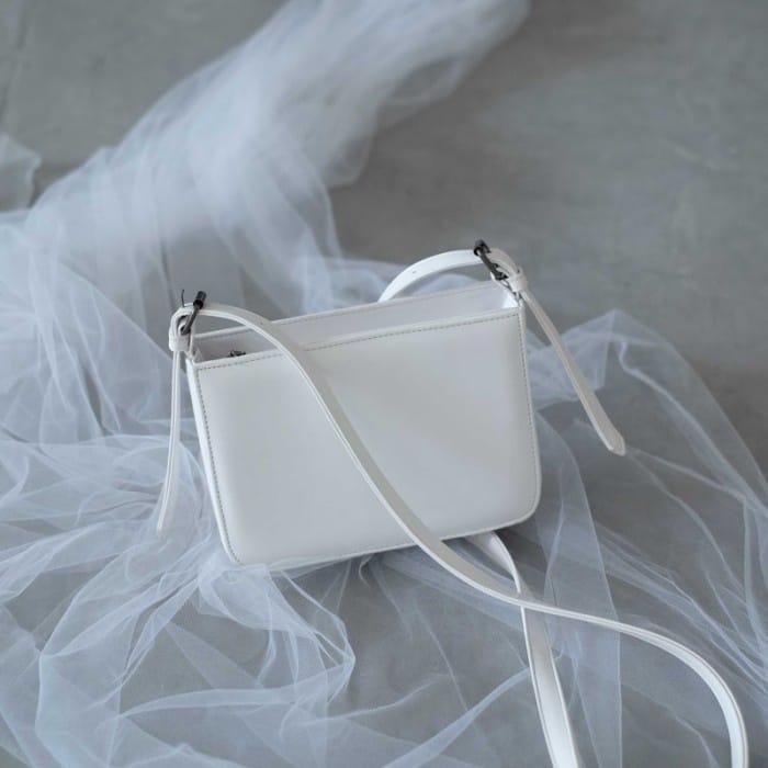 Tas Slempang Wanita LALA Simple Sling Bag Wanita Terbaru Bahan Kulit  Sintetis Miniso Kokoh Penutup Resleting 4 Variasi Warna Terbaik Jahitan Rapih Sling Bag wanita Terbaru 2023 Tas Selempang Wanita Terbaru 2023 2