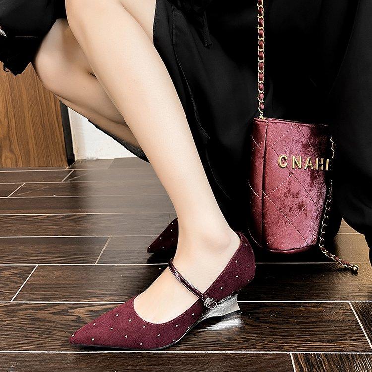 Sexy women's high heels Pointed rubber buckle 7