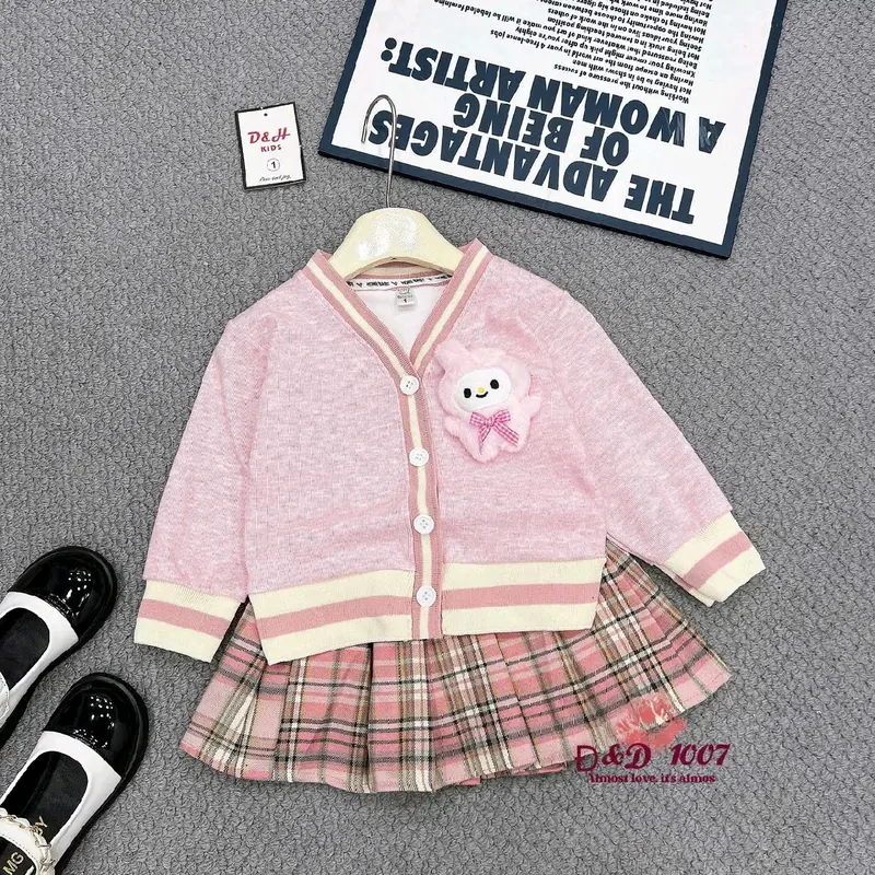 [MeoKids] C37 - Set Bộ Áo Len Lông Thỏ Bo Viền Phối Chân Váy Xếp Ly Kẻ Kèm Chú Gấu xinh 4
