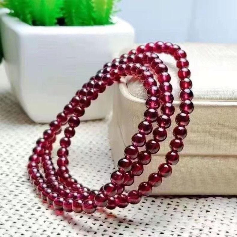 Product Introduction of Purple Tooth Black Wine Red Garnet Bracelet for Men and Women Couple Bracelet Crystal Gift Zodiac Year Gift 6