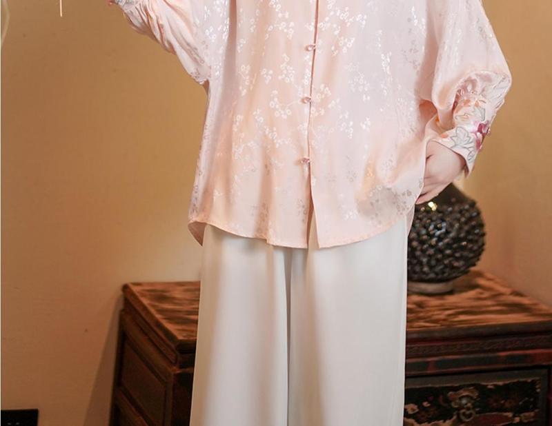 Product Introduction of Loose Version New Chinese Style Women's Shirt 2023 New Chinese Style Ethnic Style Tang Costume Top Long Sleeve Stand Collar Women 11