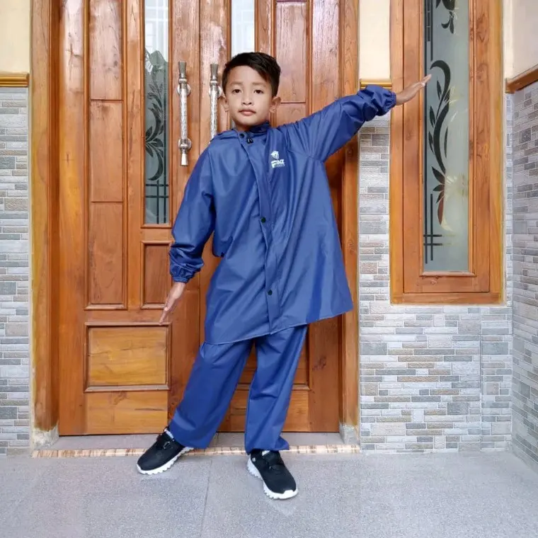 Jas Hujan ANAK Setelan Jaket Celana Anti Rembes Pvc 4