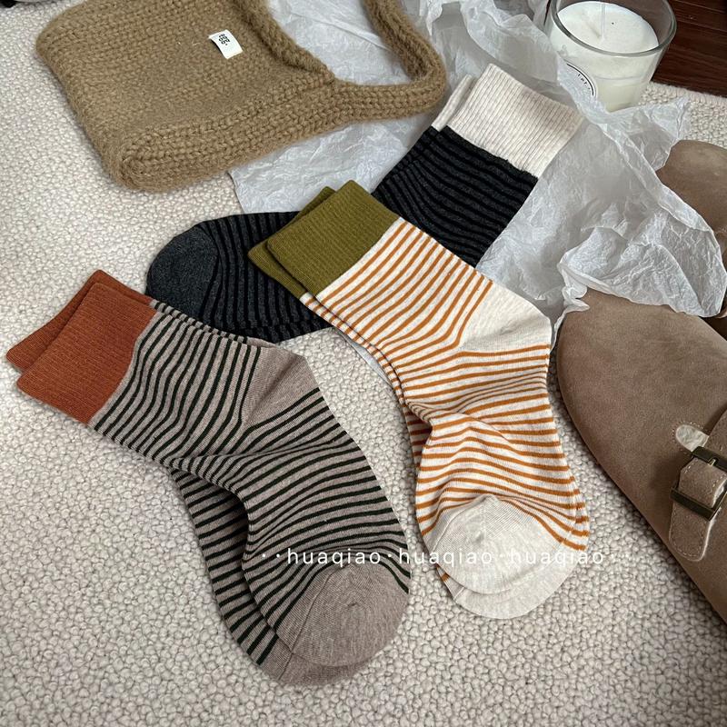 Product Introduction of Maillard Ins East Gate Contrast Color Screw Type Striped Socks Autumn and Winter Bunching Socks Leisure Tube Socks Girls Socks Outdoor Sport 2