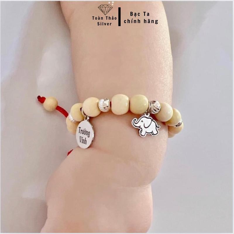 V193 Vòng dâu tằm mix charm bạc khắc tên cho bé