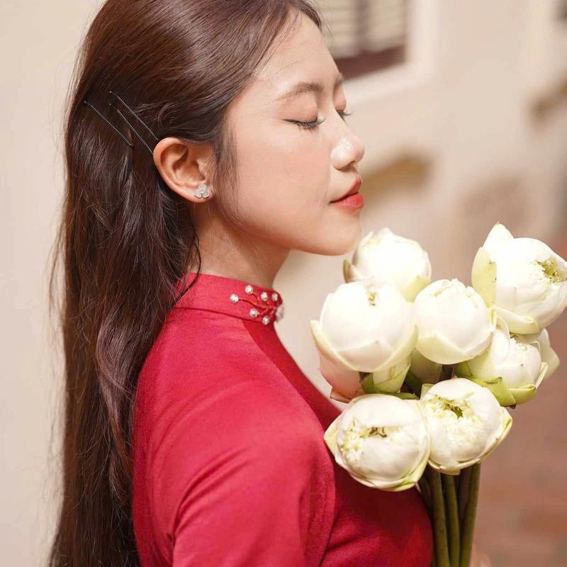 Không đen gỉ - Khuyên tai 3 cánh cánh hoa xà cừ - Stainless Titanium Shell Flower Earring 6