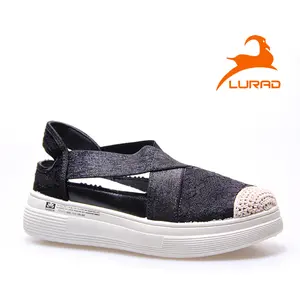 LURAD Sepatu Wanita Fashionable Model Simple Terbaru Sepatu Sandal  karet Wanita Style Kekinian Sandal Hangout Cewek Round Toe Open Toe Thong Square Toe Pointed Toe Tanpa Hak WL18