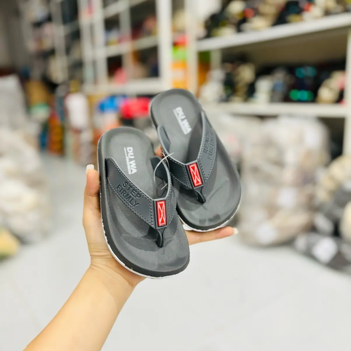 DÉP LÊ CHO BÉ SIÊU NHẸ , có sz cho bé lớn ,phom to lùi lại 1 sz hoặc ib shop tư vấn a