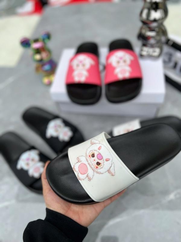 Product Introduction of [Mẫu mới] Dép Lê Nam Nữ cặp đôi Baby Three 3 màu in tia uv Quai Ngang cao su non đế mới vân sóng DéP Slipper 11