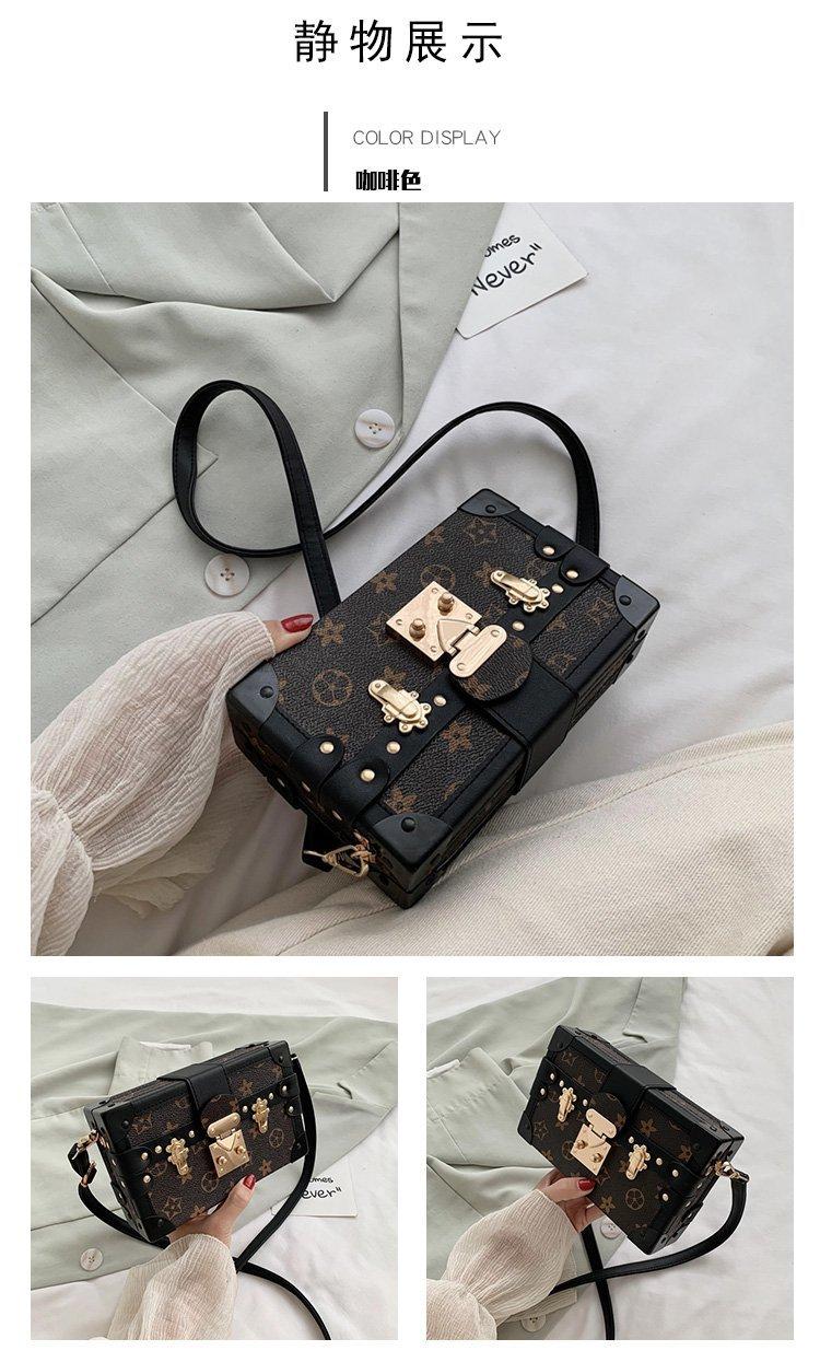 Product Introduction of Vintage Print Women's Box Bag High-Value New Light Luxury Niche Makeup Bag Small Square Bag Single Shoulder Crossbody Bag 3